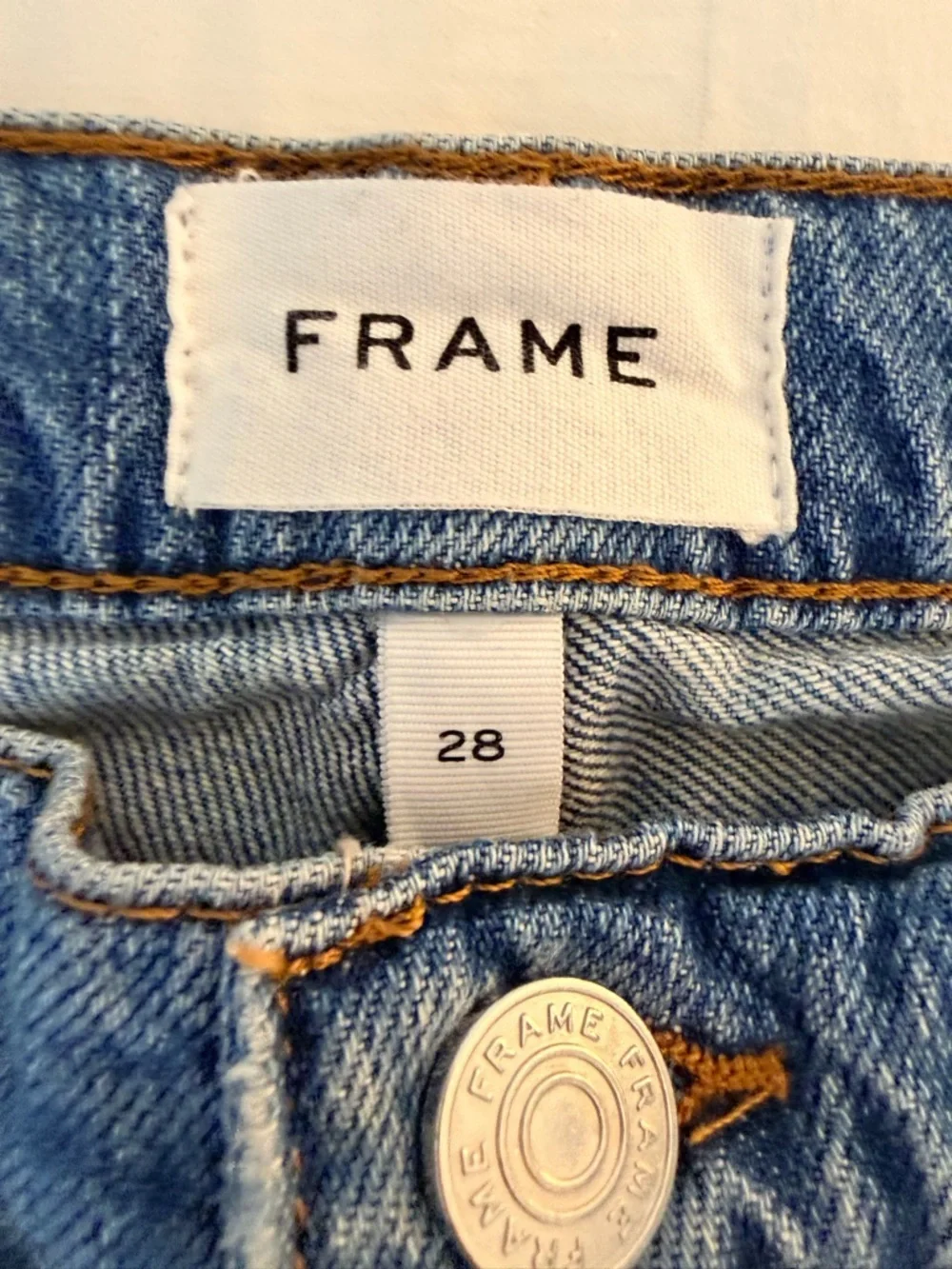 FRAME Iceberg Wash Relaxed Straight Leg Jeans Size 28 - Picture 6 of 10